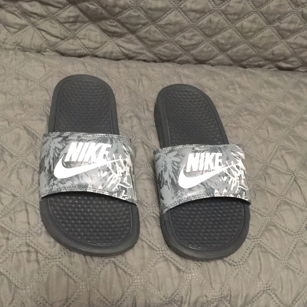 Nike slides